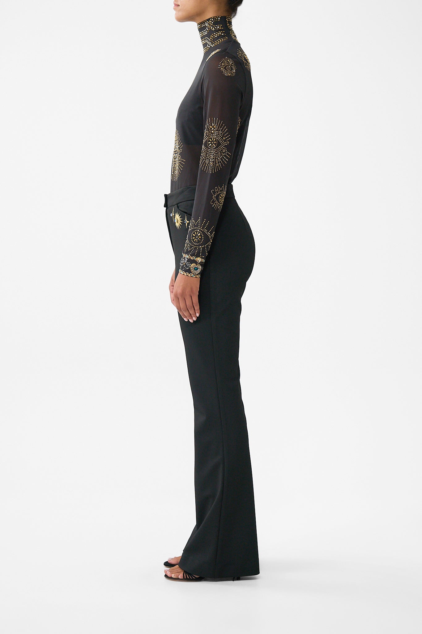 MESH TURTLE NECK AMULETS AND ALCHEMY