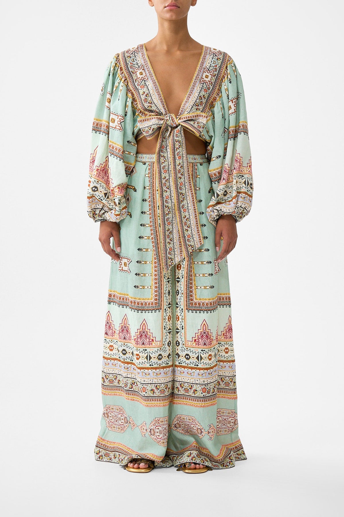 TUCK FRONT PANT LEGEND HAS IT