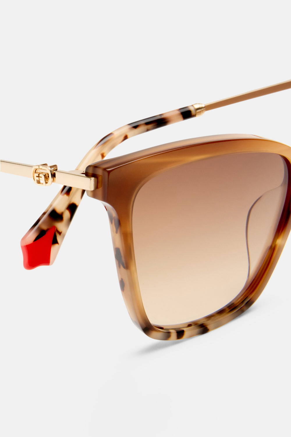 The CAMILLA deep sea dive sunglasses in Horn / Natural Tort