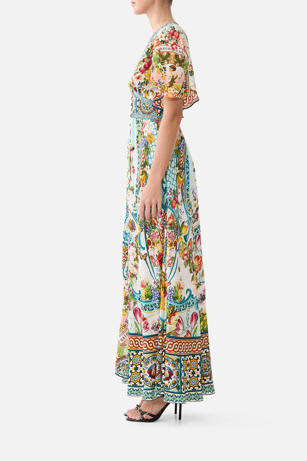 SHAPED WAISTBAND DRESS WITH FLUTTER SLEEVES MAGIC OF THE MERCADO