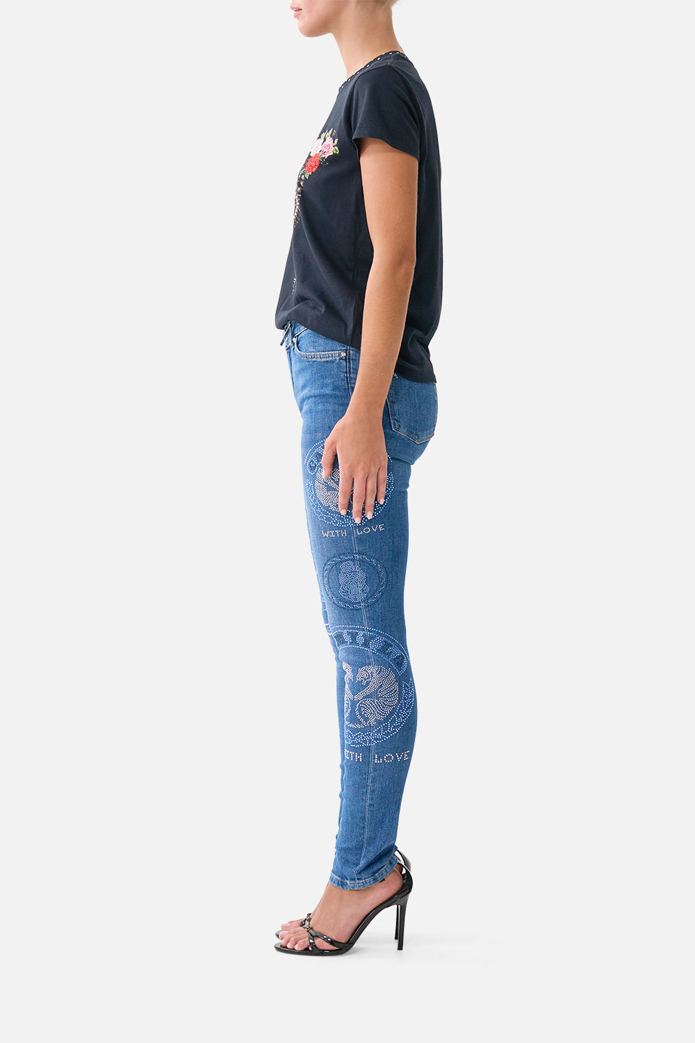 The CAMILLA RIYEKA AZUL ARISTOCRACY SKINNY JEAN DENIM in our  print.