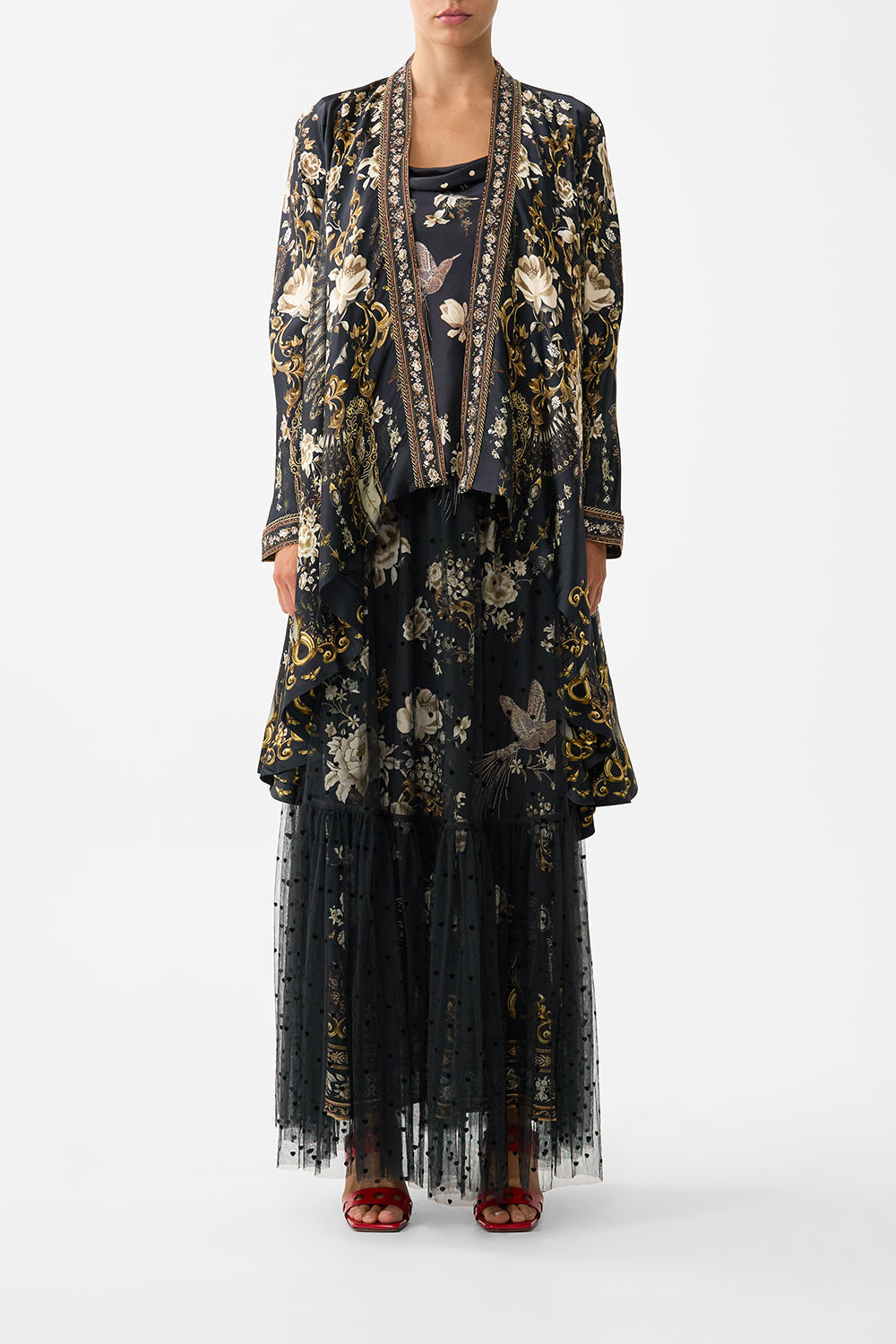 The CAMILLA CROPPED SLEEVE LAYER WITH WAIST TIE FLAMENCO FOLKLORE in our FLAMENCO FOLKLORE print.