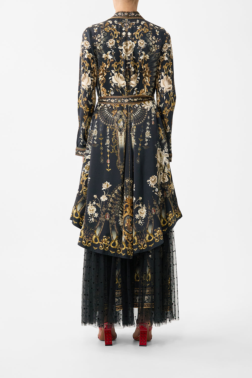 The CAMILLA CROPPED SLEEVE LAYER WITH WAIST TIE FLAMENCO FOLKLORE in our  print.