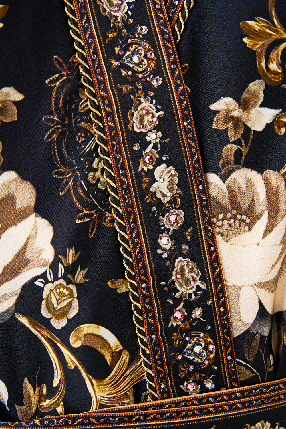 The CAMILLA CROPPED SLEEVE LAYER WITH WAIST TIE FLAMENCO FOLKLORE in our  print.