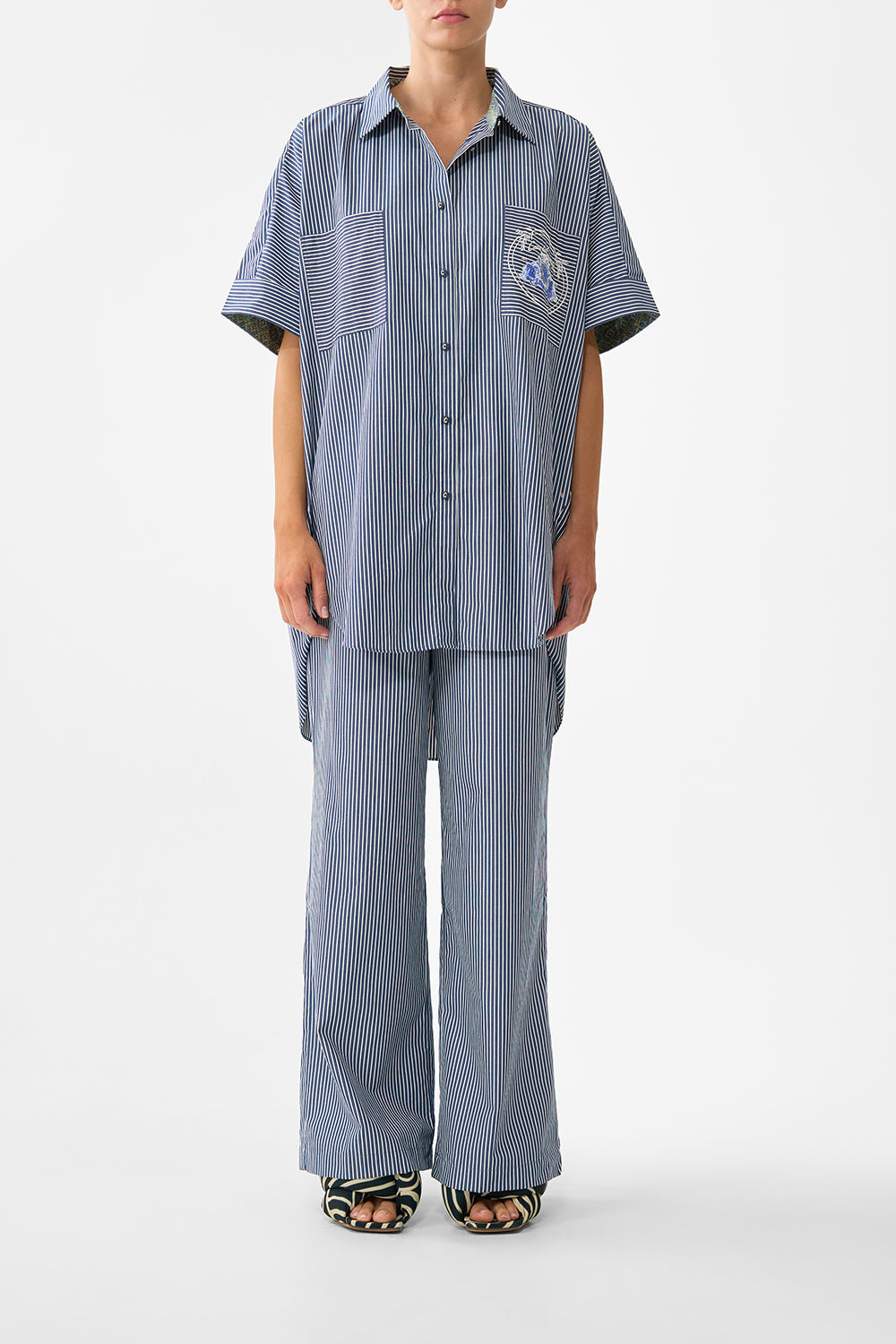 The CAMILLA OVERSIZED POCKET TUNIC SEVILLIAN STYLE in our SEVILLIAN STYLE print.