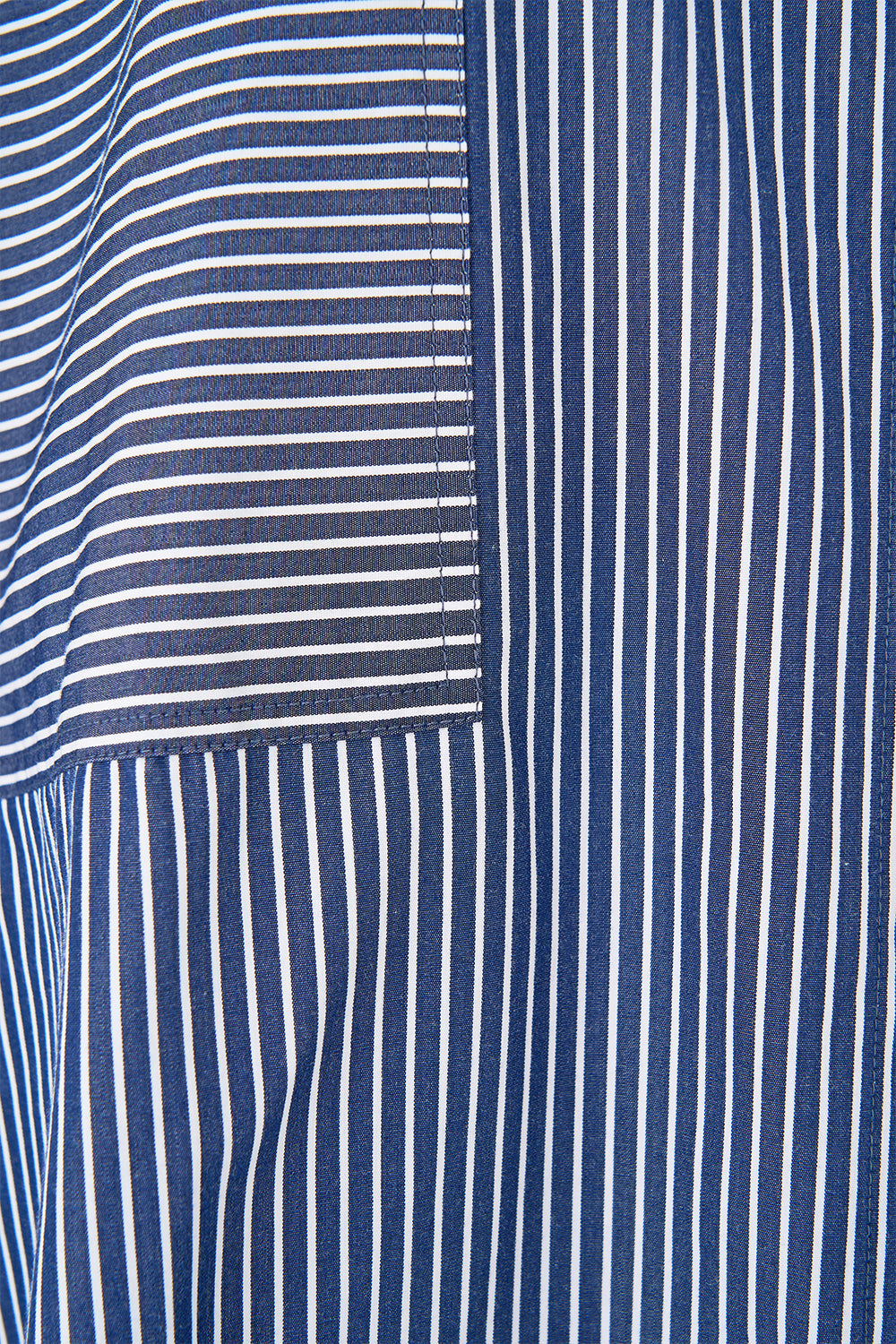 The CAMILLA OVERSIZED POCKET TUNIC SEVILLIAN STYLE in our  print.