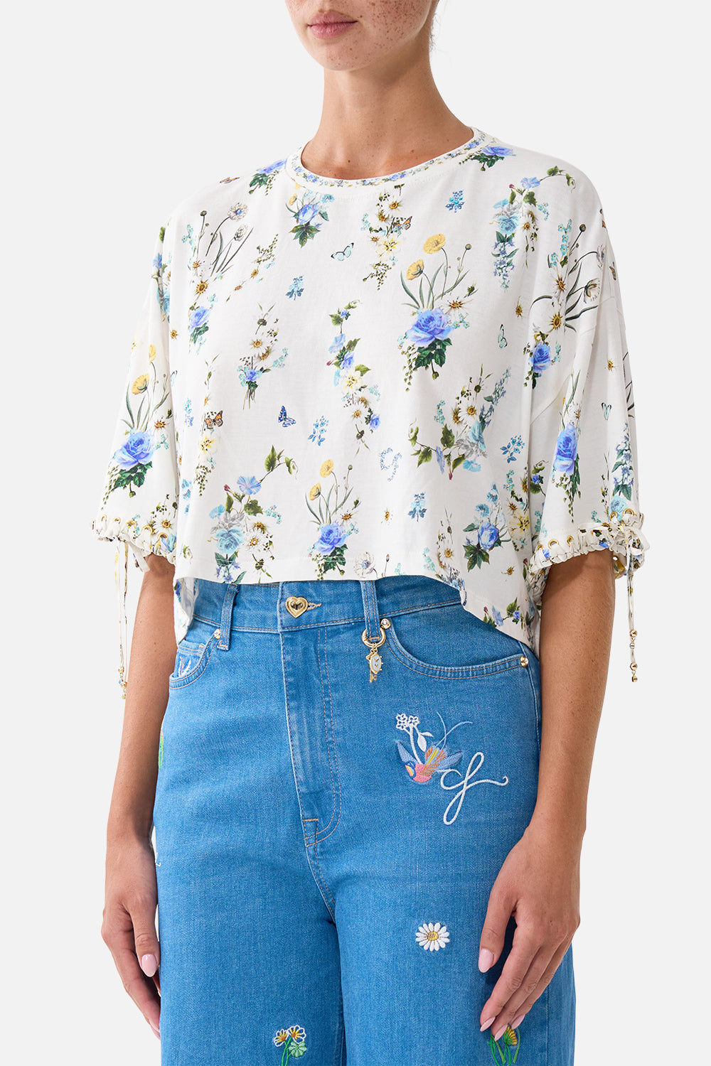 The CAMILLA BOXY CROP TEE DANDELION SKIES