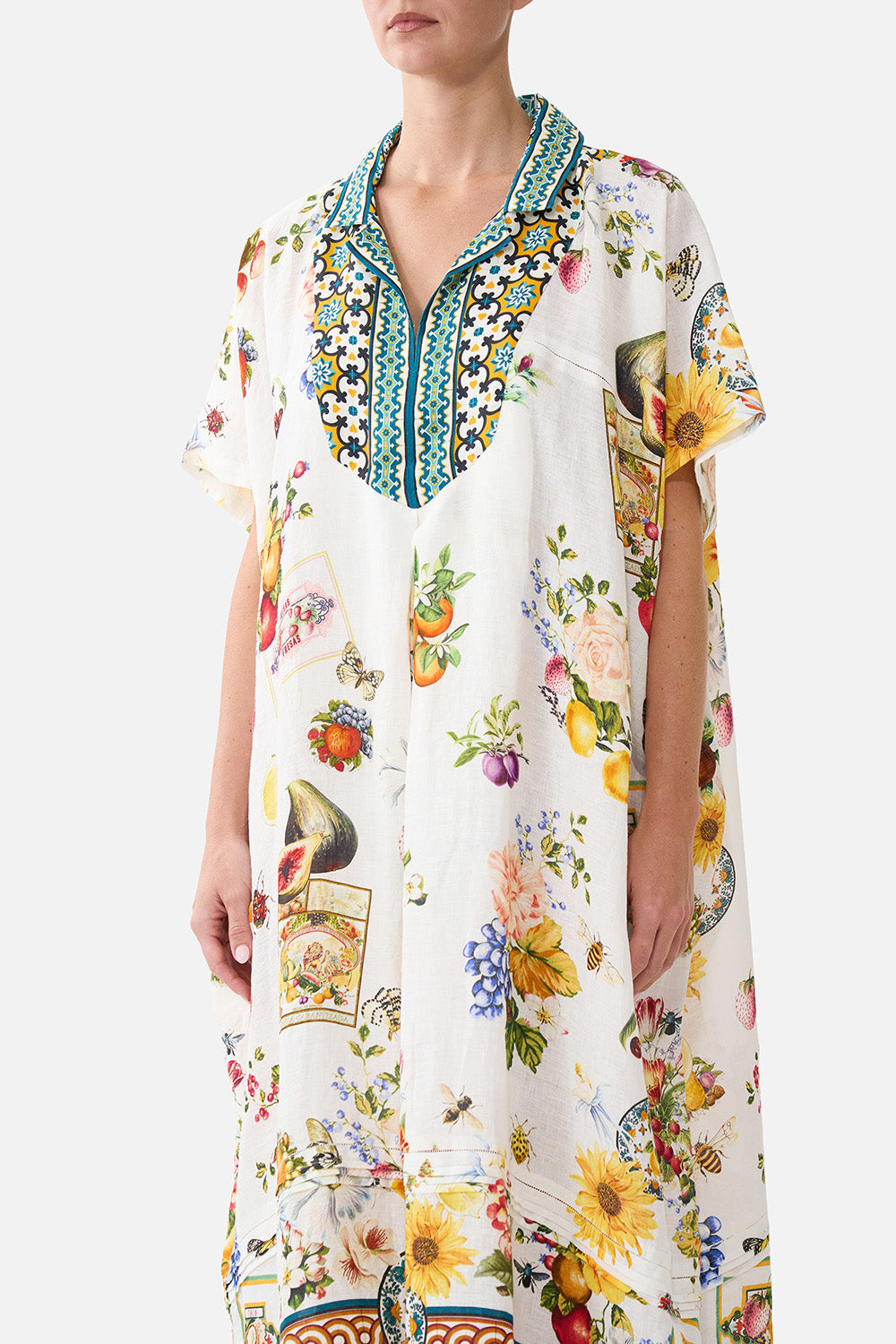 COLLARED KAFTAN WITH FRONT PLEAT DETAIL MAGIC OF THE MERCADO