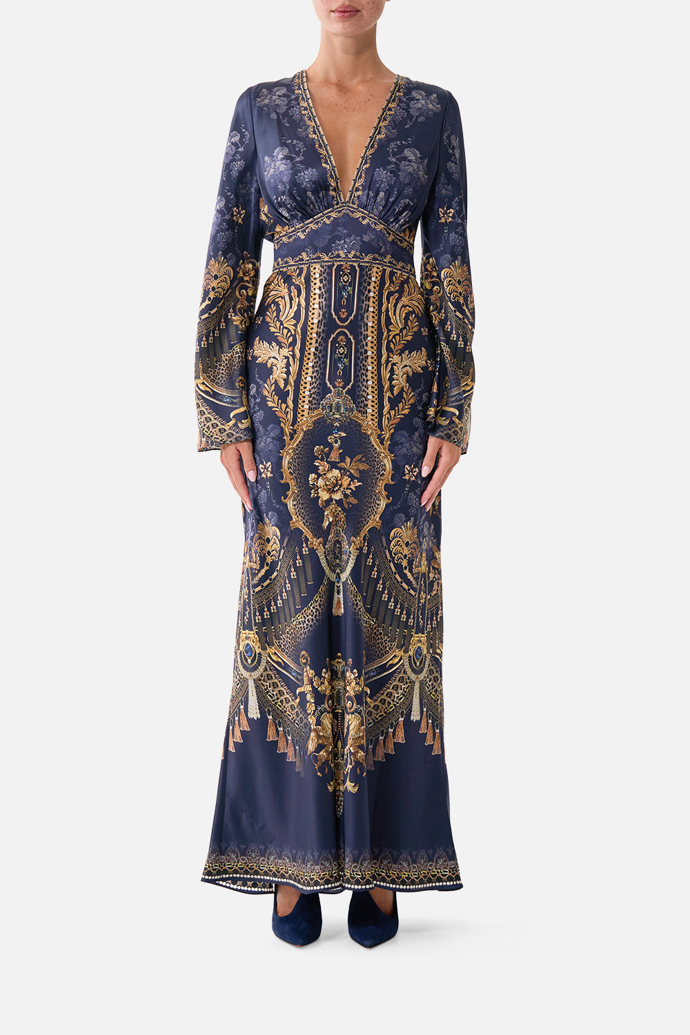V NECK DRESS WITH FLARED SLEEVE CLOAKED IN BAROQUE