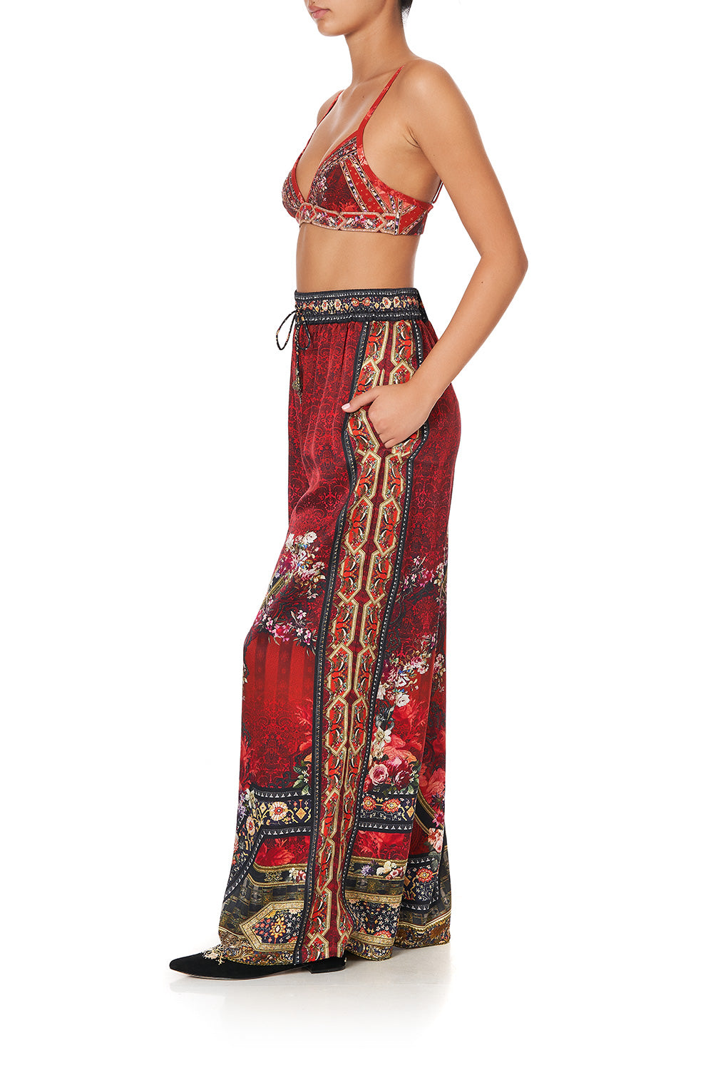 SOFT BRA WITH BACK CLIP STORIES OF A STATION