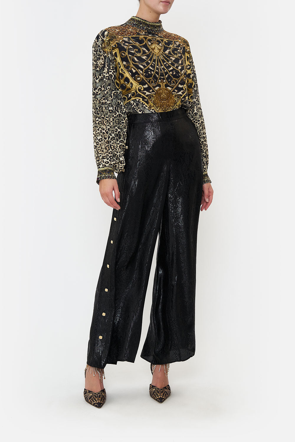 TUCKED SHOULDER TOP ARMADA