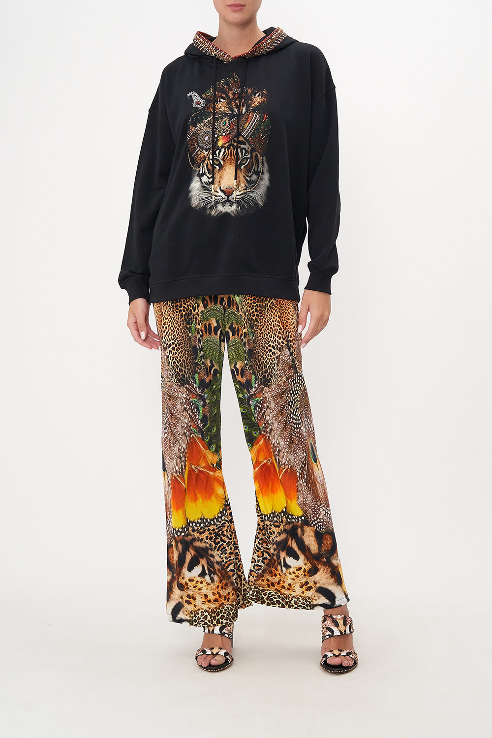 HOODY WITH POCKETS SURREALIST XANADU