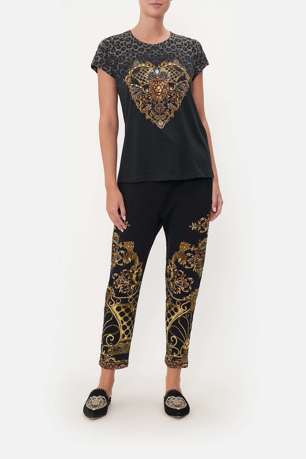 CURVED HEM FITTED TEE SHADOWS OF ARMADA LOUNGE