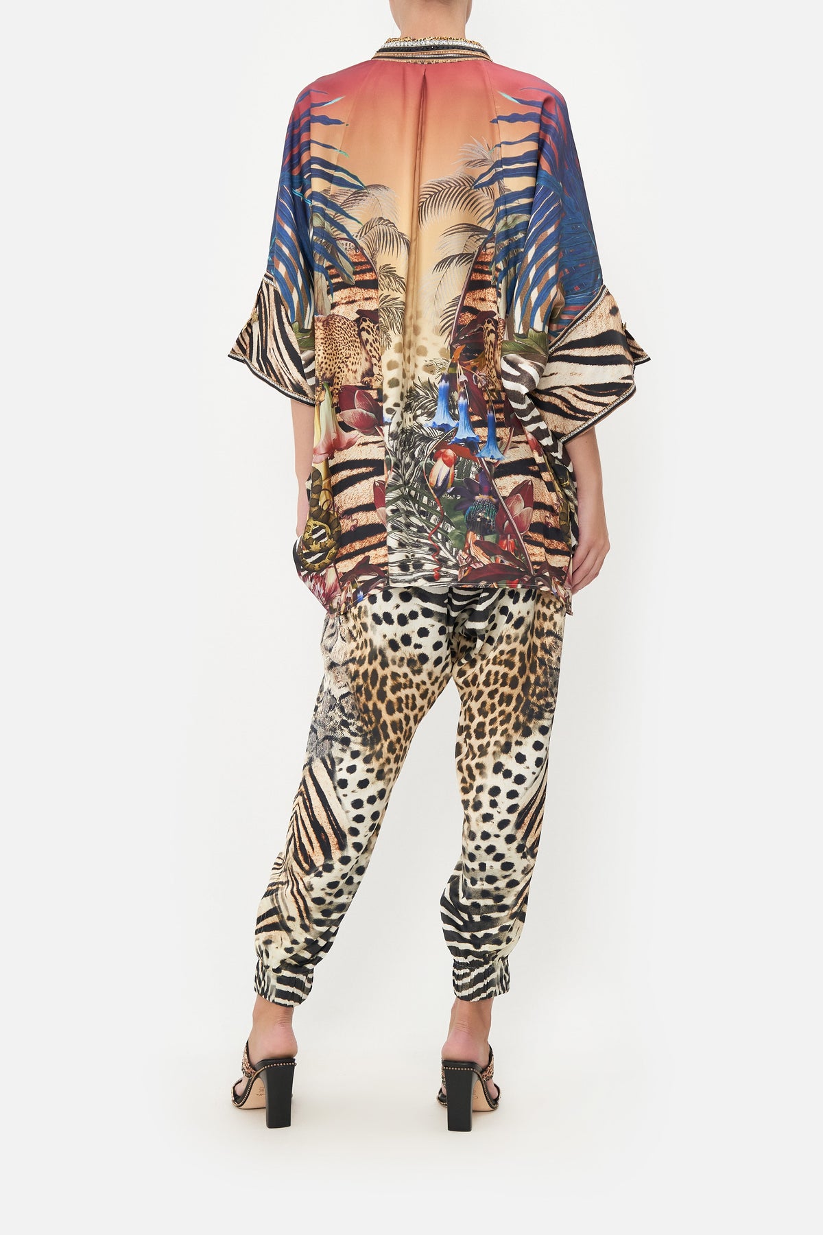 BATWING SHIRT NATURAL INSTINCT