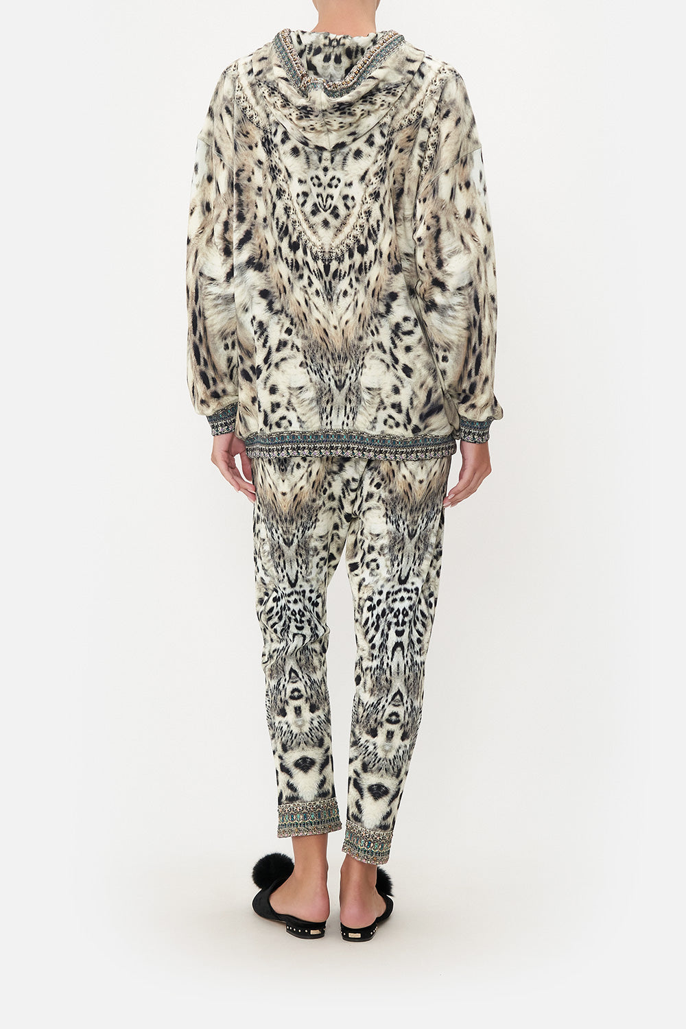 HOODY SWEATER WITH POCKETS SNOW WHISPERS LOUNGE