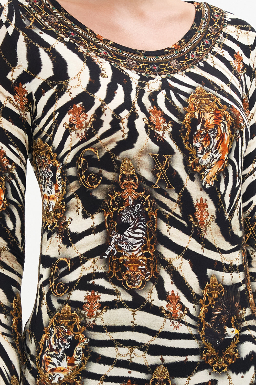 LONG SLEEVE THUMBHOLE TOP KNIGHTS OF JAGGIS TABLE