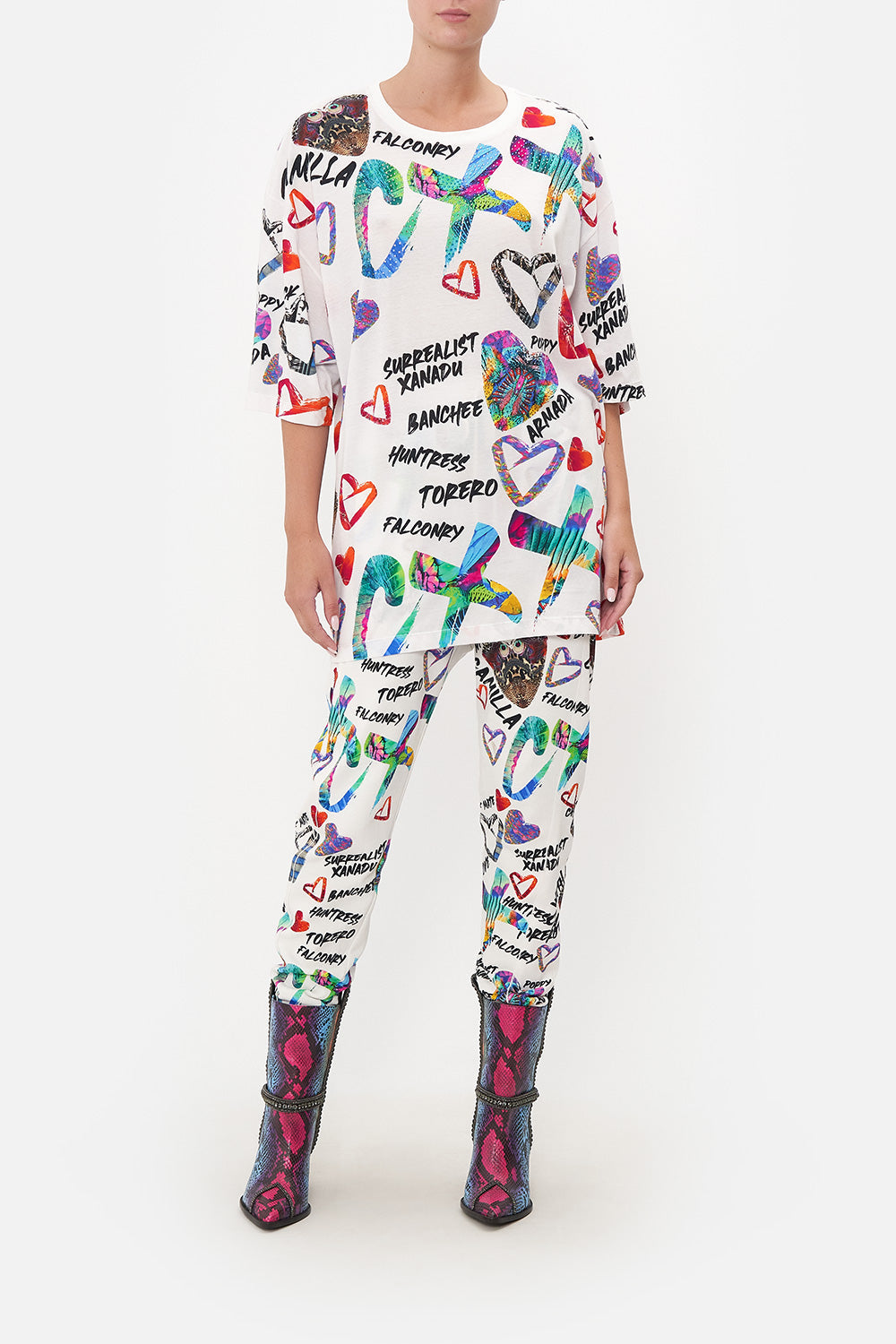 SUPER OVERSIZED TEE SHES A WRITE OFF