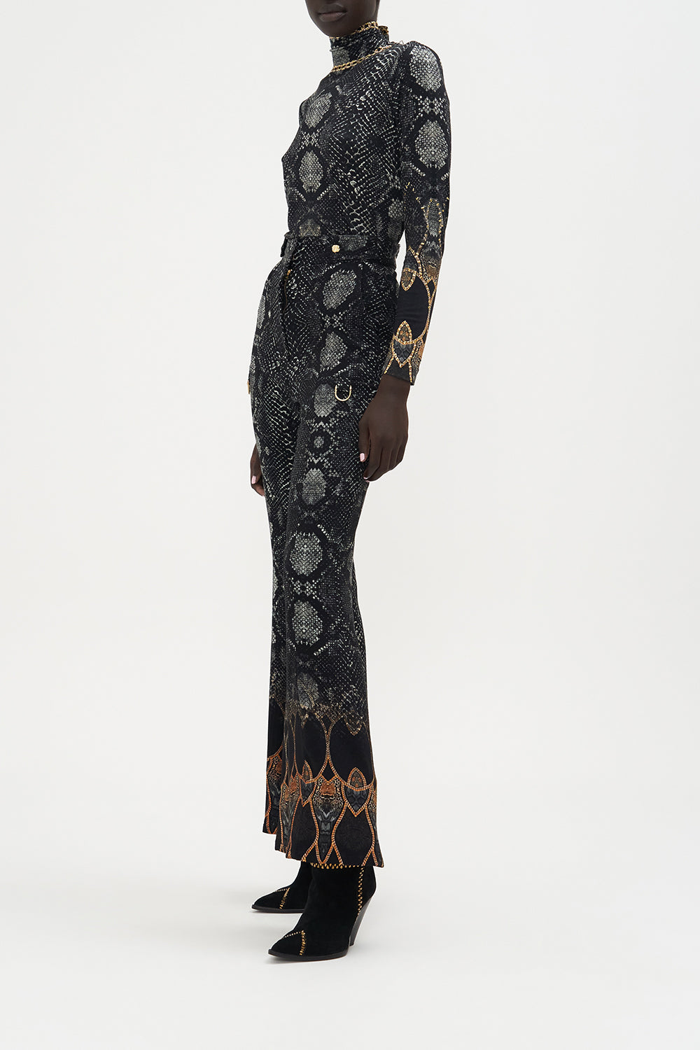 FLARE WITH D-RING DETAIL WILD HORSES