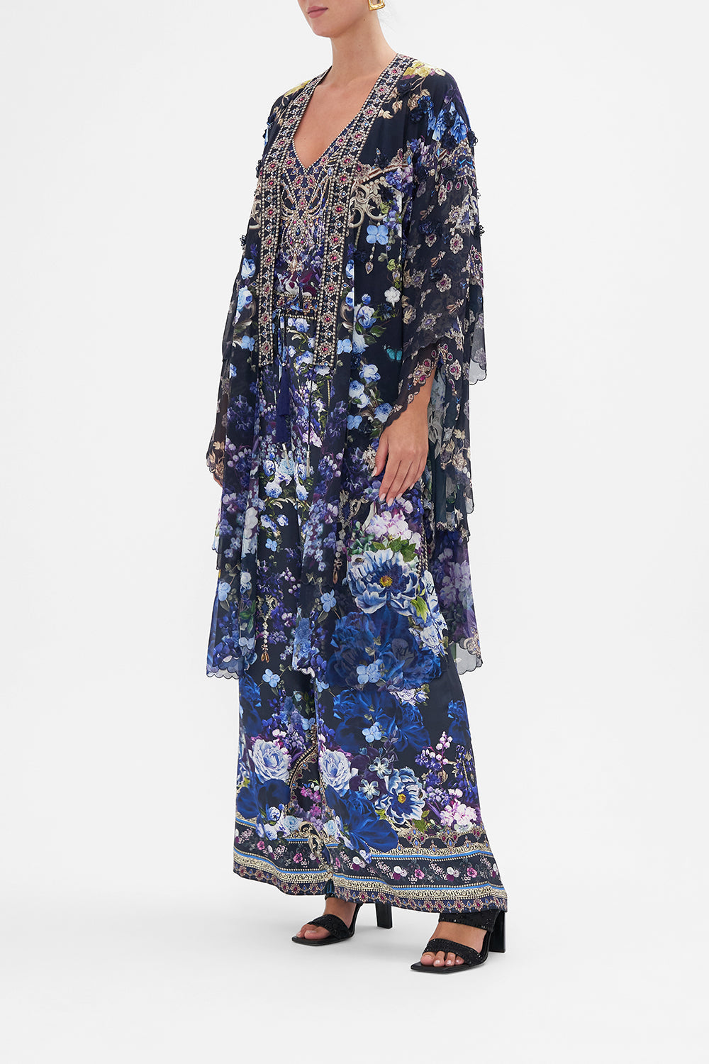 SCALLOPED EDGE LAYER OBSIDIAN BLOOM