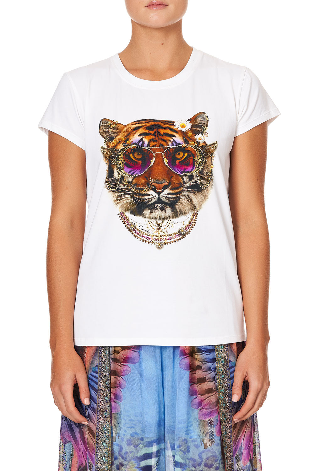 CURVED HEM FITTED TEE LOVE ON THE WING