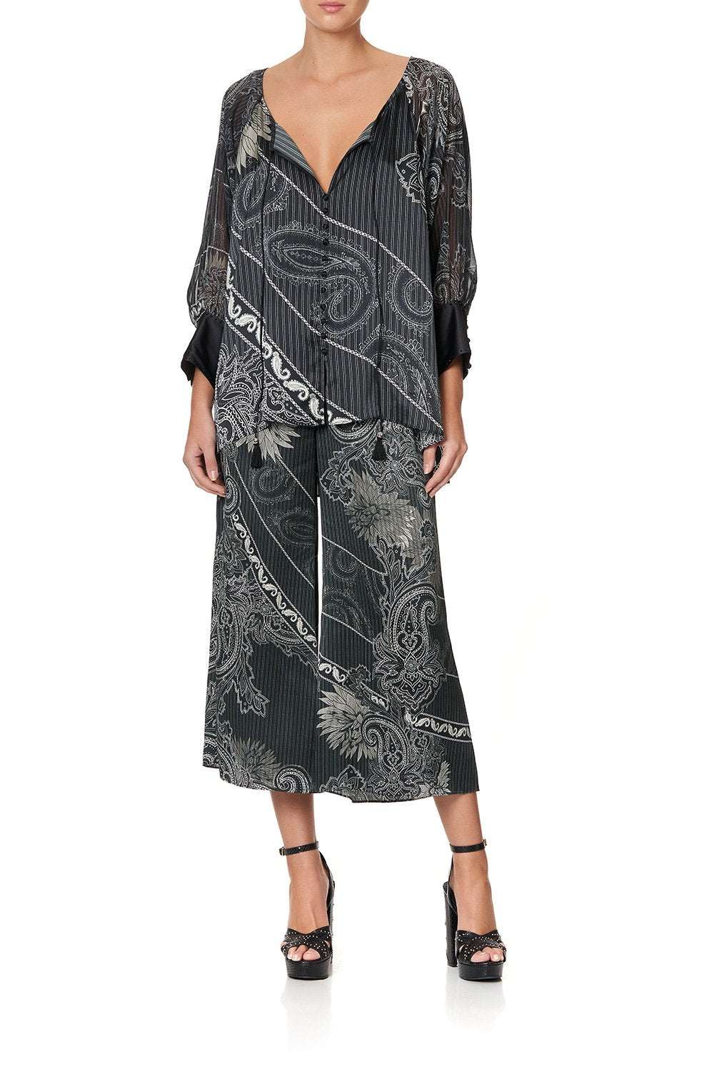 RAGLAN SLEEVE BUTTON UP TOP TALE OF THE FIRE BIRD