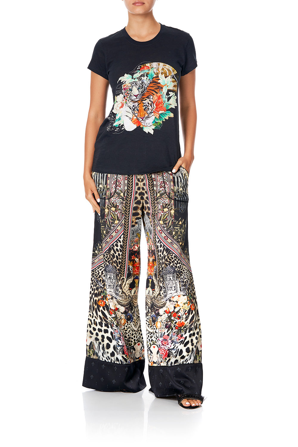 TEE WITH SCOOP HEM DARLING'S DESTINY