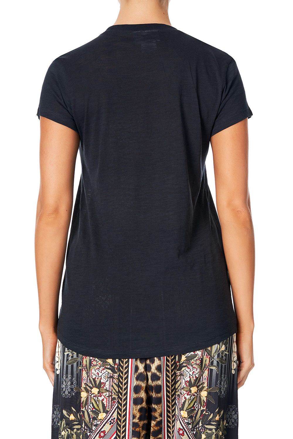 TEE WITH SCOOP HEM DARLING'S DESTINY