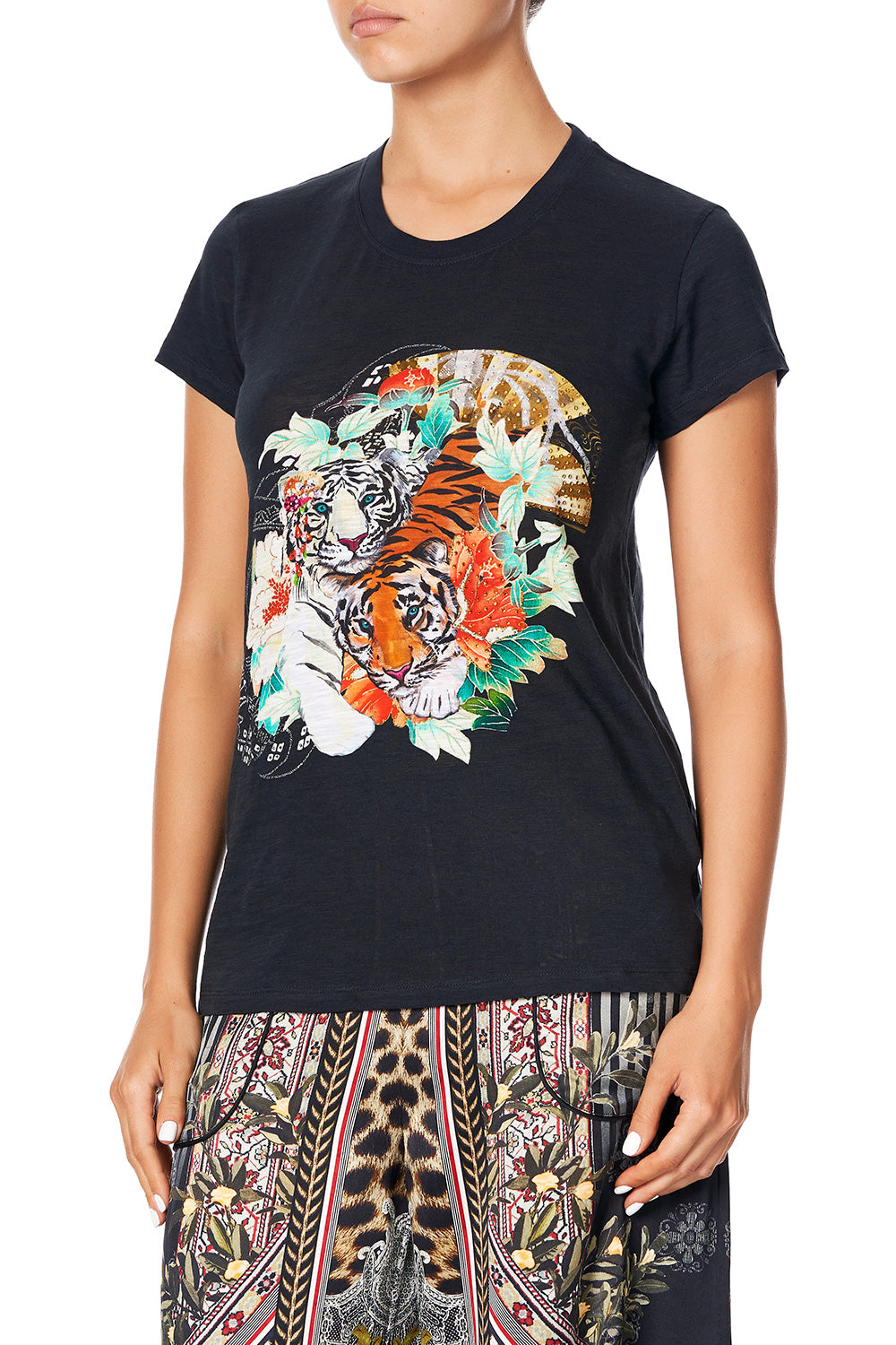 TEE WITH SCOOP HEM DARLING'S DESTINY